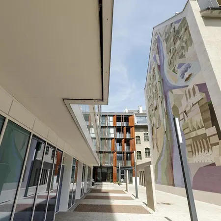 Golden Apartments&kw46