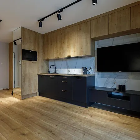 Golden Apartments&kw46